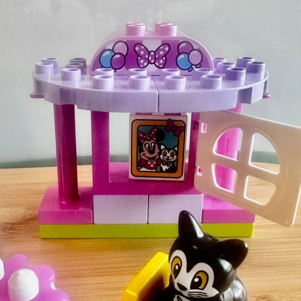 Lego 10873 DUPLO Minnie’s Birthday Party Purple and Yellow Brick Set